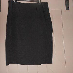 Women Classic Black Skirt, KASPER, Size 16, Lined, Kick Pleat Back. Knee Length